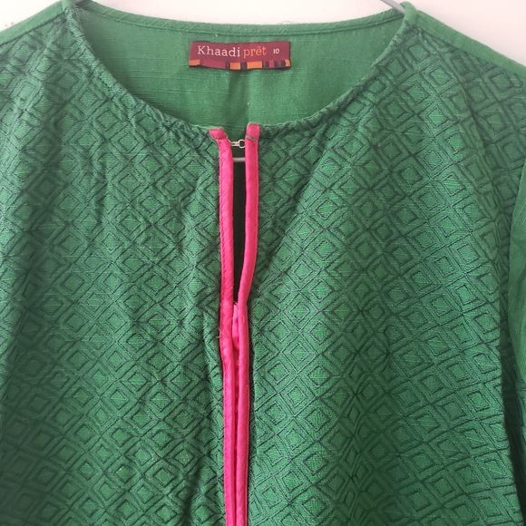 Embroidered Green Kurta/Top - Picture 5 of 6